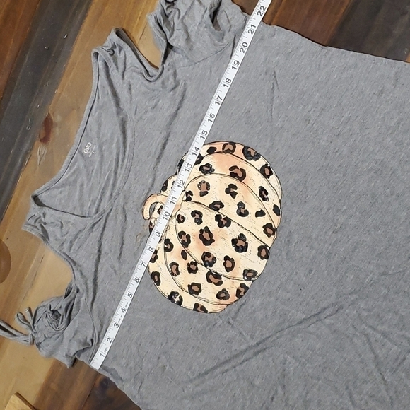CATO Cold Shoulder Pumpkin Design Top Sz Large - Picture 11 of 12
